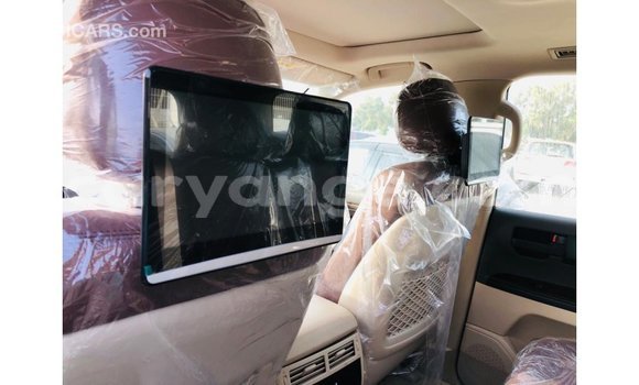 Acheter Import Voiture Toyota Land Cruiser Noir à Import - Dubai, Namibie Acheter Import Voiture Toyota Land Cruiser Noir à Import - Dubai, Namibie