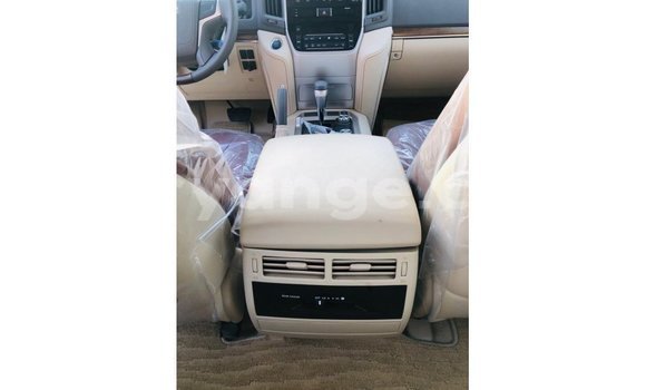 Acheter Import Voiture Toyota Land Cruiser Noir à Import - Dubai, Namibie Acheter Import Voiture Toyota Land Cruiser Noir à Import - Dubai, Namibie