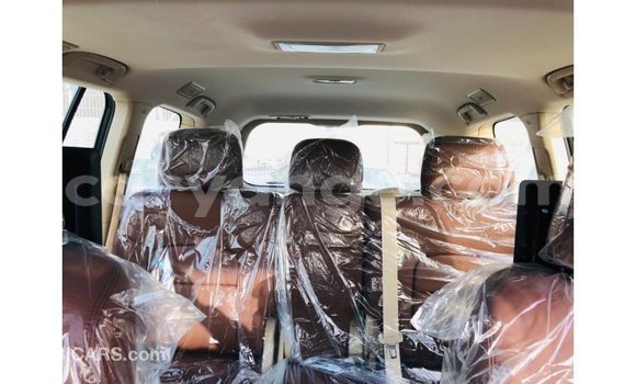 Acheter Import Voiture Toyota Land Cruiser Noir à Import - Dubai, Namibie Acheter Import Voiture Toyota Land Cruiser Noir à Import - Dubai, Namibie