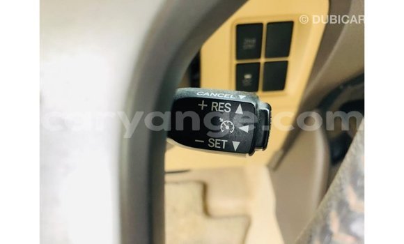 Acheter Import Voiture Toyota Prado Blanc à Import - Dubai, Namibie Acheter Import Voiture Toyota Prado Blanc à Import - Dubai, Namibie