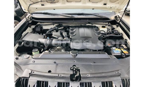 Acheter Import Voiture Toyota Prado Blanc à Import - Dubai, Namibie Acheter Import Voiture Toyota Prado Blanc à Import - Dubai, Namibie