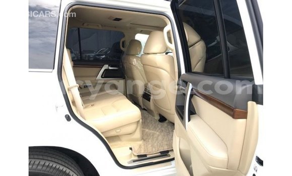Buy Import Toyota Land Cruiser White Car in Import - Dubai in Namibia Buy Import Toyota Land Cruiser White Car in Import - Dubai in Namibia