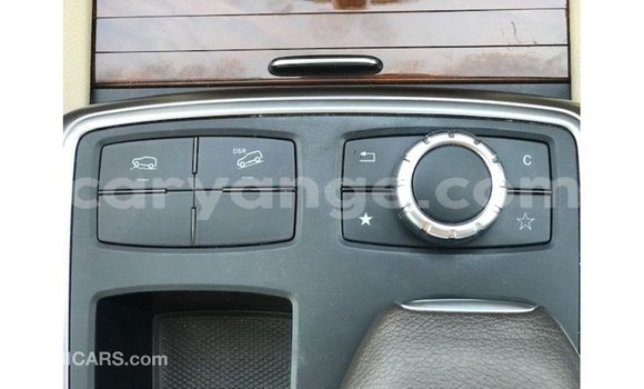 Acheter Import Voiture Mercedes-Benz 190 Blanc à Import - Dubai, Namibie Acheter Import Voiture Mercedes-Benz 190 Blanc à Import - Dubai, Namibie