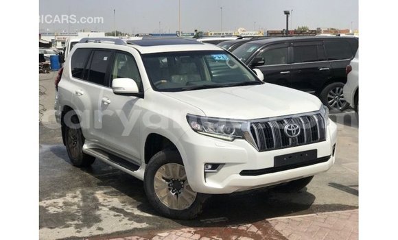 Acheter Import Voiture Toyota Prado Blanc à Import - Dubai, Namibie Acheter Import Voiture Toyota Prado Blanc à Import - Dubai, Namibie