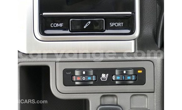 Acheter Import Voiture Toyota Prado Blanc à Import - Dubai, Namibie Acheter Import Voiture Toyota Prado Blanc à Import - Dubai, Namibie