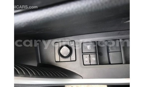 Acheter Import Voiture Toyota 4Runner Blanc à Import - Dubai, Namibie Acheter Import Voiture Toyota 4Runner Blanc à Import - Dubai, Namibie