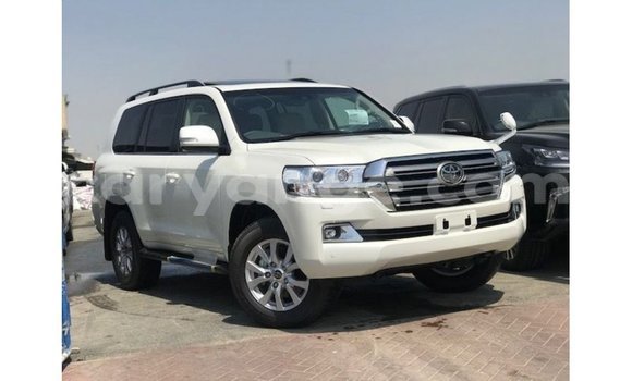 Buy Import Toyota Land Cruiser White Car in Import - Dubai in Namibia