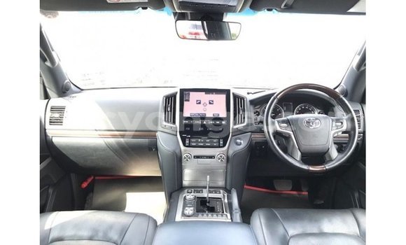 Acheter Import Voiture Toyota Land Cruiser Blanc à Import - Dubai, Namibie Acheter Import Voiture Toyota Land Cruiser Blanc à Import - Dubai, Namibie