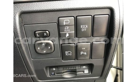 Acheter Import Voiture Toyota Land Cruiser Blanc à Import - Dubai, Namibie Acheter Import Voiture Toyota Land Cruiser Blanc à Import - Dubai, Namibie