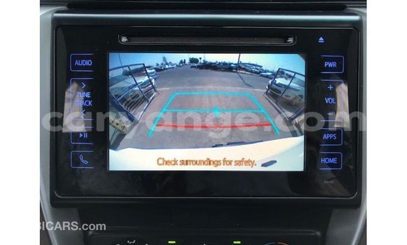 Acheter Import Voiture Toyota Fortuner Blanc à Import - Dubai, Namibie Acheter Import Voiture Toyota Fortuner Blanc à Import - Dubai, Namibie