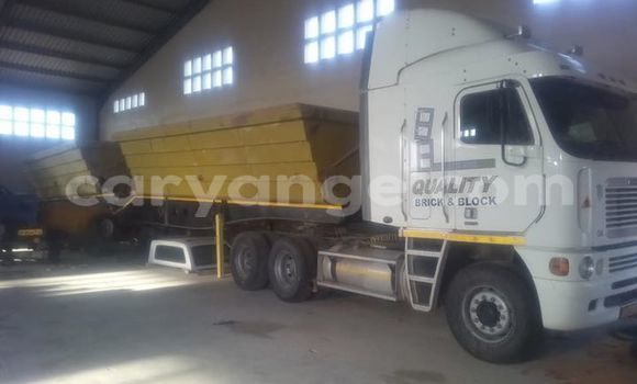 Buy Used Freightliner 90 Cum 500 White Truck in Swakopmund in Namibia Buy Used Freightliner 90 Cum 500 White Truck in Swakopmund in Namibia