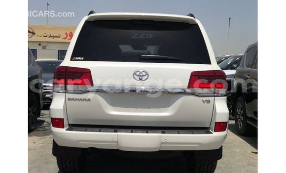 Acheter Import Voiture Toyota Land Cruiser Blanc à Import - Dubai, Namibie Acheter Import Voiture Toyota Land Cruiser Blanc à Import - Dubai, Namibie