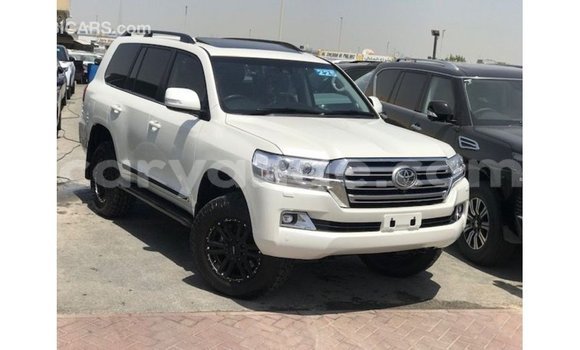 Acheter Import Voiture Toyota Land Cruiser Blanc à Import - Dubai, Namibie Acheter Import Voiture Toyota Land Cruiser Blanc à Import - Dubai, Namibie