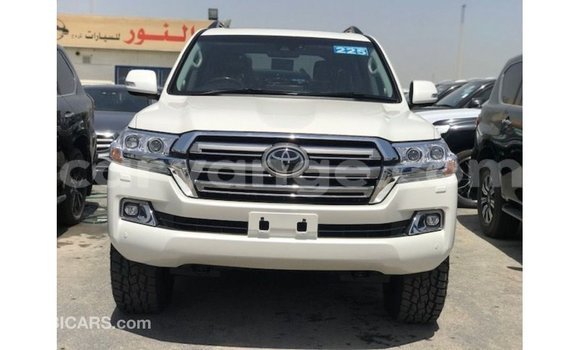 Acheter Import Voiture Toyota Land Cruiser Blanc à Import - Dubai, Namibie Acheter Import Voiture Toyota Land Cruiser Blanc à Import - Dubai, Namibie
