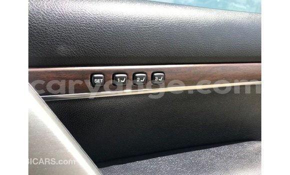 Acheter Import Voiture Toyota Land Cruiser Blanc à Import - Dubai, Namibie Acheter Import Voiture Toyota Land Cruiser Blanc à Import - Dubai, Namibie