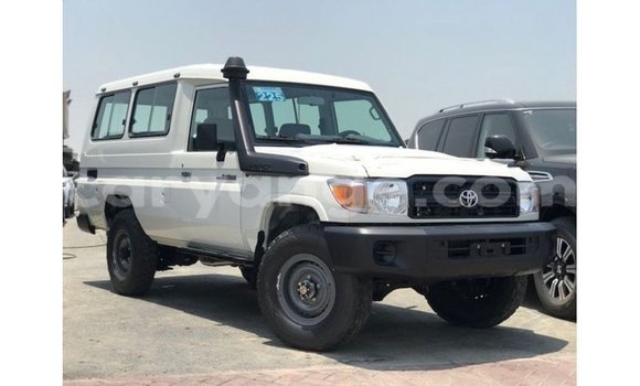Buy Import Toyota Land Cruiser White Car in Import - Dubai in Namibia
