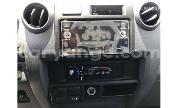 Acheter Import Voiture Toyota Land Cruiser Blanc à Import - Dubai, Namibie Acheter Import Voiture Toyota Land Cruiser Blanc à Import - Dubai, Namibie