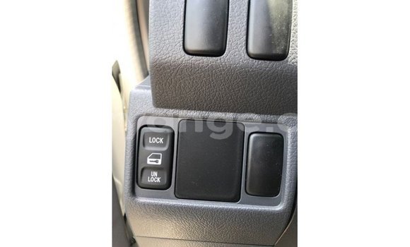 Acheter Import Voiture Toyota Land Cruiser Blanc à Import - Dubai, Namibie Acheter Import Voiture Toyota Land Cruiser Blanc à Import - Dubai, Namibie