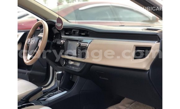 Acheter Import Voiture Toyota Corolla Blanc à Import - Dubai, Namibie Acheter Import Voiture Toyota Corolla Blanc à Import - Dubai, Namibie