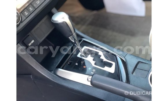 Acheter Import Voiture Toyota Corolla Blanc à Import - Dubai, Namibie Acheter Import Voiture Toyota Corolla Blanc à Import - Dubai, Namibie