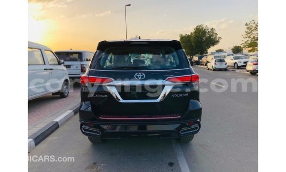 Acheter Import Voiture Toyota Fortuner Noir à Import - Dubai, Namibie Acheter Import Voiture Toyota Fortuner Noir à Import - Dubai, Namibie
