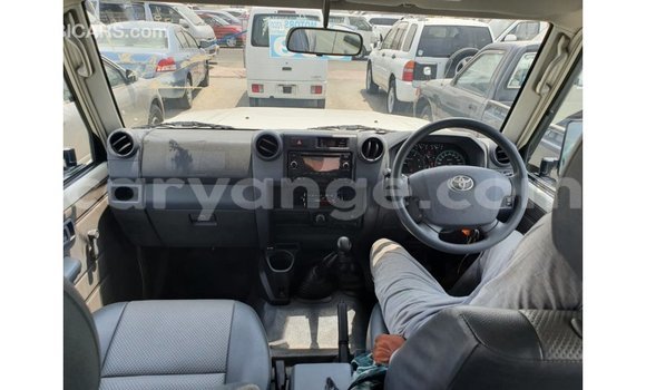 Buy Import Toyota Land Cruiser White Car in Import - Dubai in Namibia Buy Import Toyota Land Cruiser White Car in Import - Dubai in Namibia