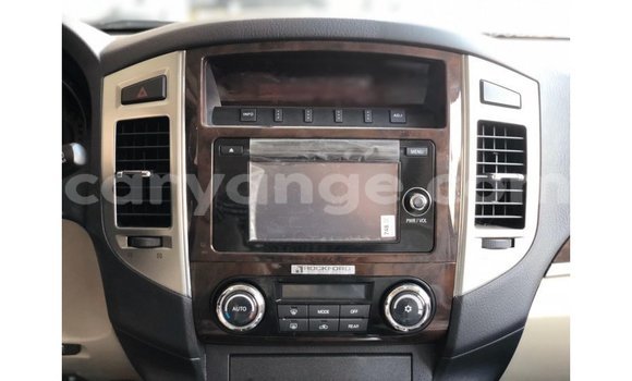 Acheter Import Voiture Mitsubishi Pajero Autre à Import - Dubai, Namibie Acheter Import Voiture Mitsubishi Pajero Autre à Import - Dubai, Namibie