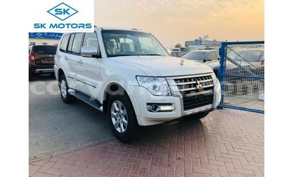 Buy Import Mitsubishi Pajero White Car in Import - Dubai in Namibia