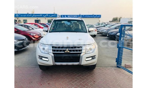 Acheter Import Voiture Mitsubishi Pajero Blanc à Import - Dubai, Namibie Acheter Import Voiture Mitsubishi Pajero Blanc à Import - Dubai, Namibie