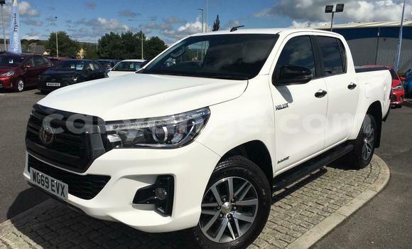 Acheter Occasion Voiture Toyota Hilux Blanc à Windhoek, Namibie