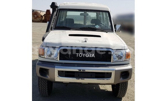 Buy Import Toyota Land Cruiser White Car in Import - Dubai in Namibia