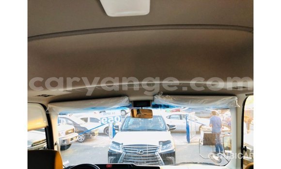 Acheter Import Voiture Toyota Coaster Blanc à Import - Dubai, Namibie Acheter Import Voiture Toyota Coaster Blanc à Import - Dubai, Namibie