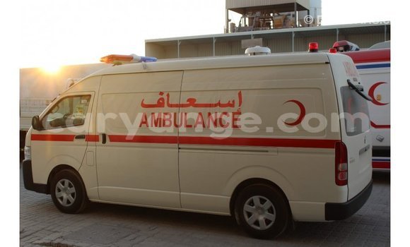 Acheter Import Voiture Toyota 4Runner Blanc à Import - Dubai, Namibie Acheter Import Voiture Toyota 4Runner Blanc à Import - Dubai, Namibie