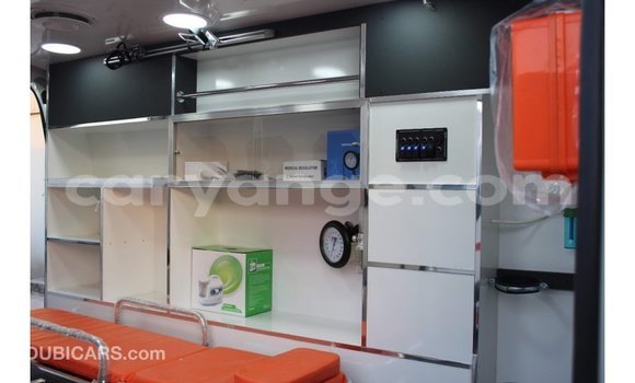 Acheter Import Voiture Toyota 4Runner Blanc à Import - Dubai, Namibie Acheter Import Voiture Toyota 4Runner Blanc à Import - Dubai, Namibie