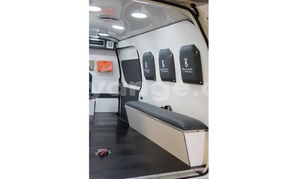 Acheter Import Voiture Toyota 4Runner Blanc à Import - Dubai, Namibie Acheter Import Voiture Toyota 4Runner Blanc à Import - Dubai, Namibie