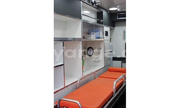 Acheter Import Voiture Toyota 4Runner Blanc à Import - Dubai, Namibie Acheter Import Voiture Toyota 4Runner Blanc à Import - Dubai, Namibie