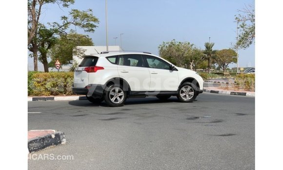 Acheter Import Voiture Toyota 4Runner Blanc à Import - Dubai, Namibie Acheter Import Voiture Toyota 4Runner Blanc à Import - Dubai, Namibie