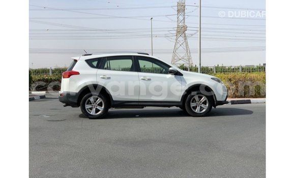 Acheter Import Voiture Toyota 4Runner Blanc à Import - Dubai, Namibie Acheter Import Voiture Toyota 4Runner Blanc à Import - Dubai, Namibie
