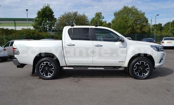 Buy Used Toyota Hilux White Car in Windhoek in Namibia