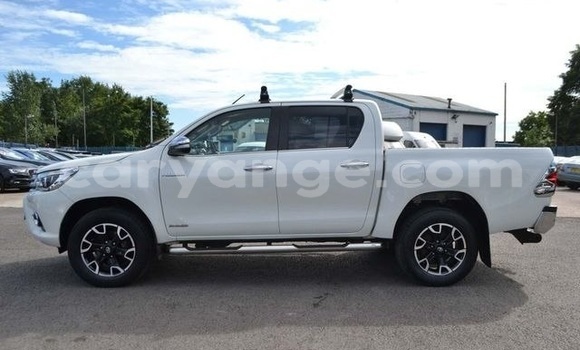 Buy Used Toyota Hilux White Car in Windhoek in Namibia Buy Used Toyota Hilux White Car in Windhoek in Namibia