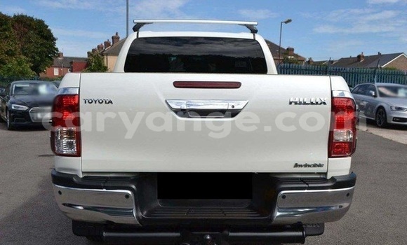 Buy Used Toyota Hilux White Car in Windhoek in Namibia Buy Used Toyota Hilux White Car in Windhoek in Namibia