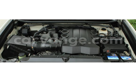 Acheter Import Voiture Toyota Prado Blanc à Import - Dubai, Namibie Acheter Import Voiture Toyota Prado Blanc à Import - Dubai, Namibie