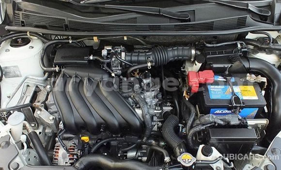 Acheter Import Voiture Nissan Tiida Blanc à Import - Dubai, Namibie Acheter Import Voiture Nissan Tiida Blanc à Import - Dubai, Namibie