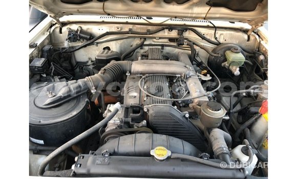 Acheter Import Voiture Toyota Land Cruiser Blanc à Import - Dubai, Namibie Acheter Import Voiture Toyota Land Cruiser Blanc à Import - Dubai, Namibie