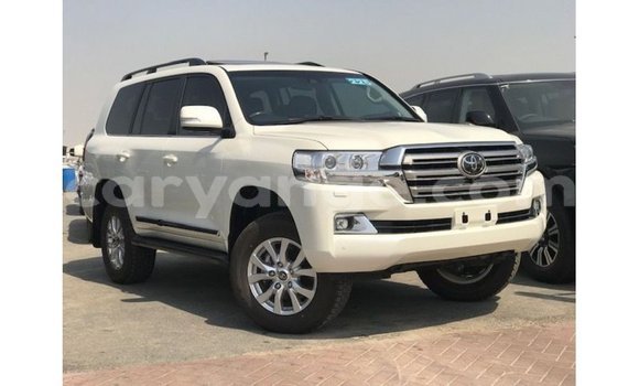 Buy Import Toyota Land Cruiser White Car in Import - Dubai in Namibia