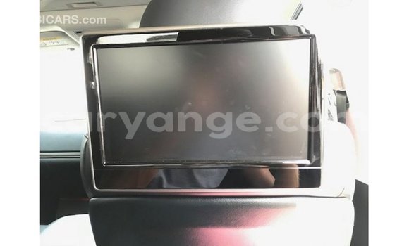 Acheter Import Voiture Toyota Land Cruiser Blanc à Import - Dubai, Namibie Acheter Import Voiture Toyota Land Cruiser Blanc à Import - Dubai, Namibie