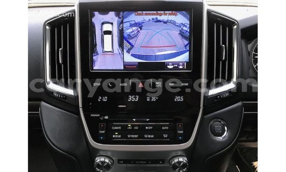 Acheter Import Voiture Toyota Land Cruiser Blanc à Import - Dubai, Namibie Acheter Import Voiture Toyota Land Cruiser Blanc à Import - Dubai, Namibie