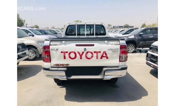 Acheter Import Voiture Toyota Hilux Blanc à Import - Dubai, Namibie Acheter Import Voiture Toyota Hilux Blanc à Import - Dubai, Namibie