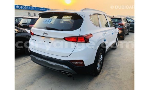 Acheter Import Voiture Hyundai Santa Fe Blanc à Import - Dubai, Namibie Acheter Import Voiture Hyundai Santa Fe Blanc à Import - Dubai, Namibie