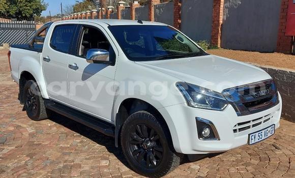 Acheter Occasion Voiture Isuzu KB Blanc à Windhoek, Namibie